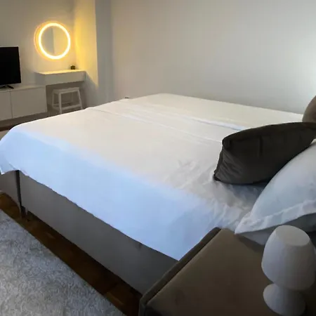 Apartment I&t *
